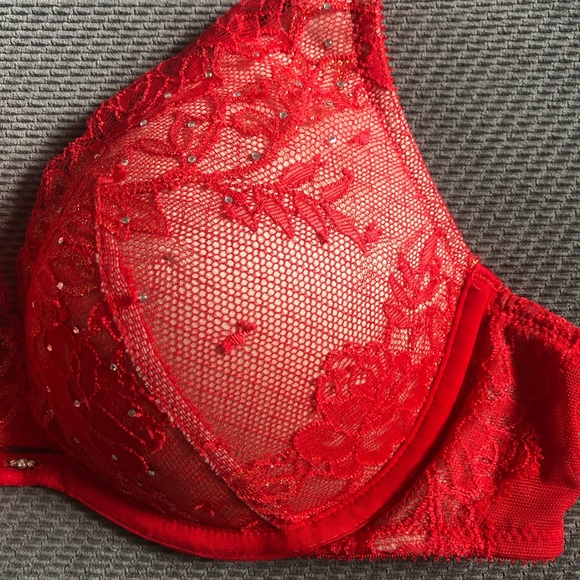EUC! Sexy Lace push-up w/ rhinestones. - Picture 6 of 13